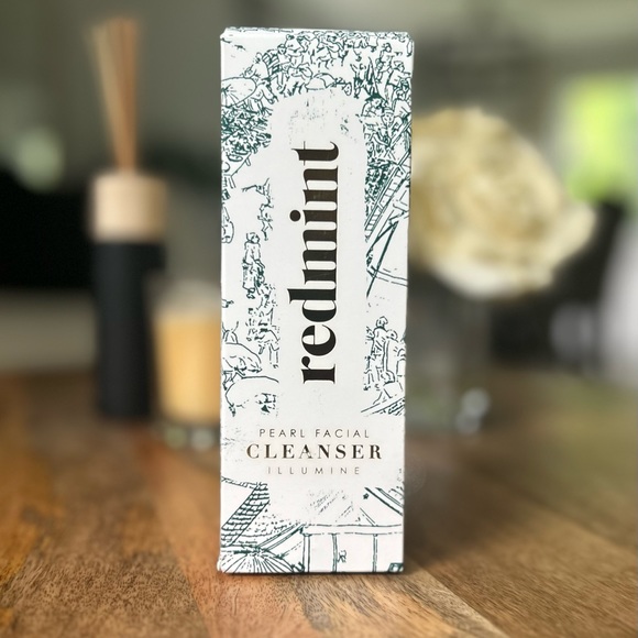 Redmint Pearl Facial Cleanser - Picture 2 of 6